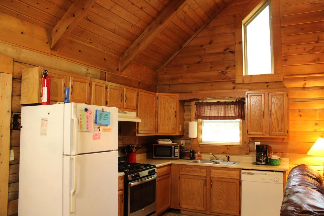 Country Road Cabins Hico Экстерьер фото